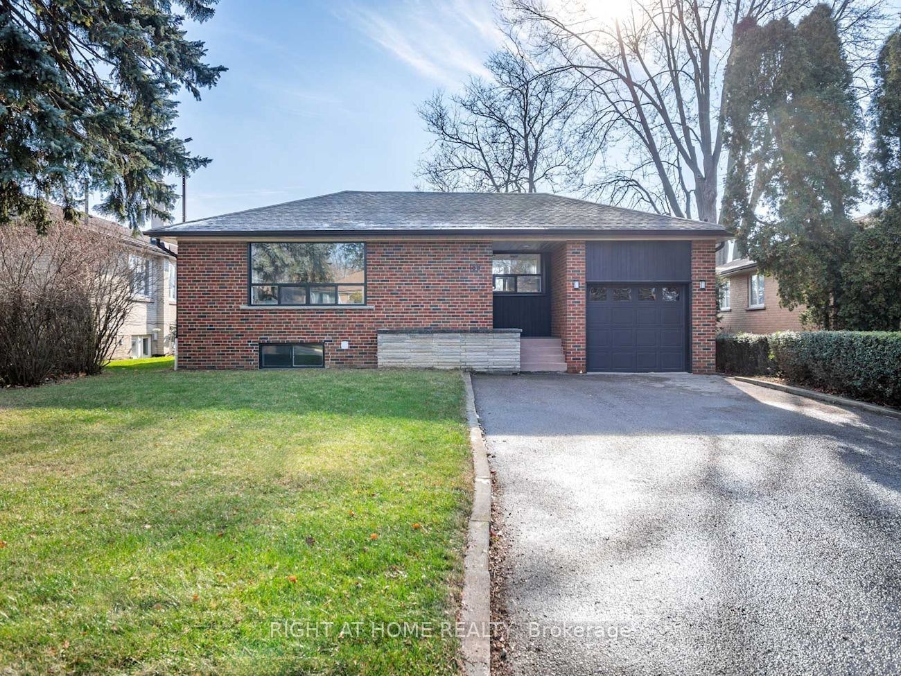 Bsmt-186 Driscoll Road, Richmond Hill, ON, L4C 4H7