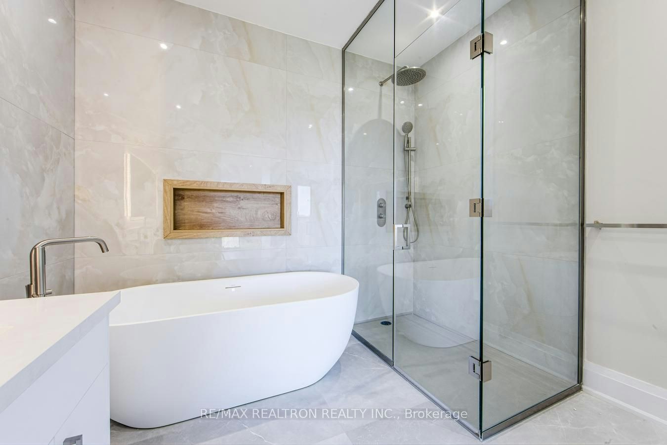 496 Duclos Point Road, Georgina, ON, L0E 1N0 - 25