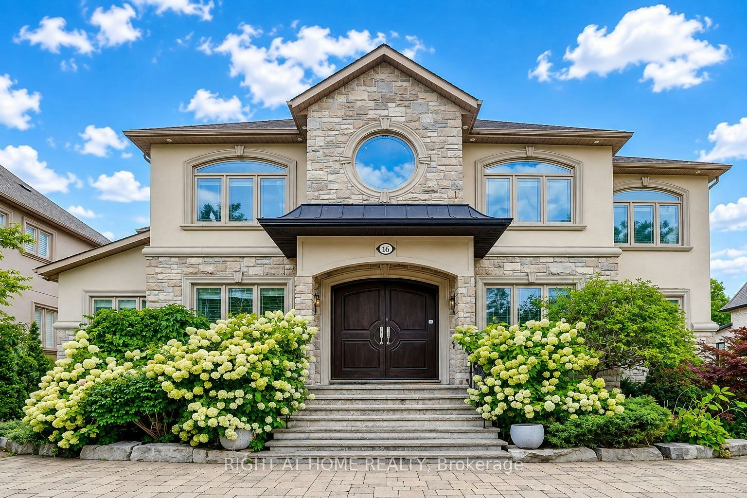 16 Fairview Avenue, Richmond Hill, ON, L4C 6L2