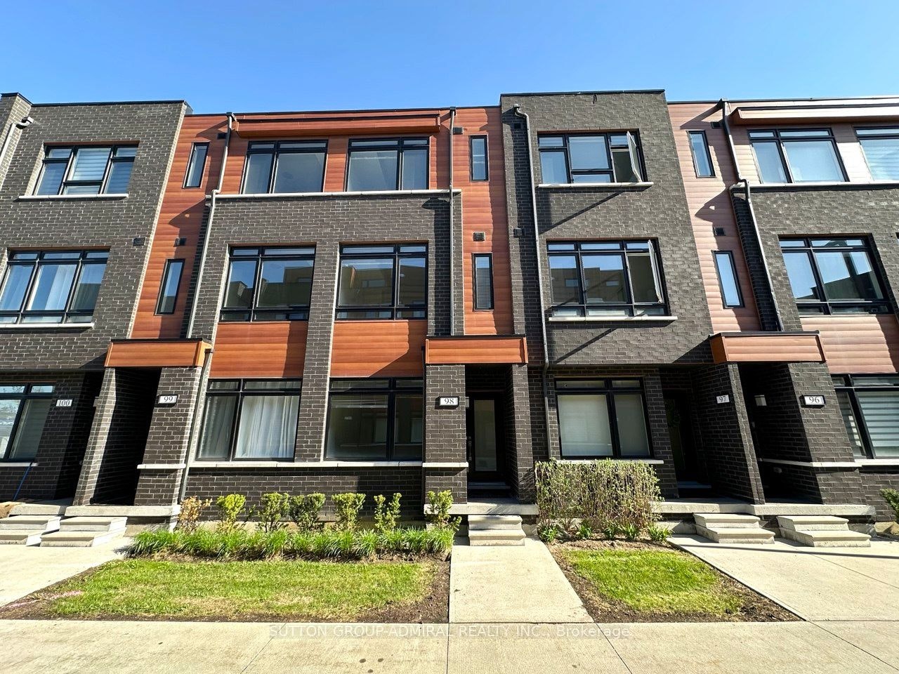 98-370D Red Maple Road, Richmond Hill, ON, L4C 6P5