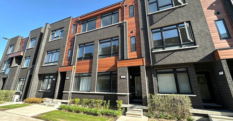 98-370D Red Maple Road, Richmond Hill, ON, L4C 6P5 - 2