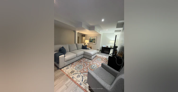 375 Woodfern Way S, Newmarket, ON, L3X 2X7 - 2