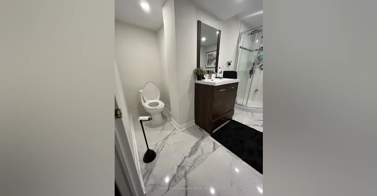375 Woodfern Way S, Newmarket, ON, L3X 2X7 - 9