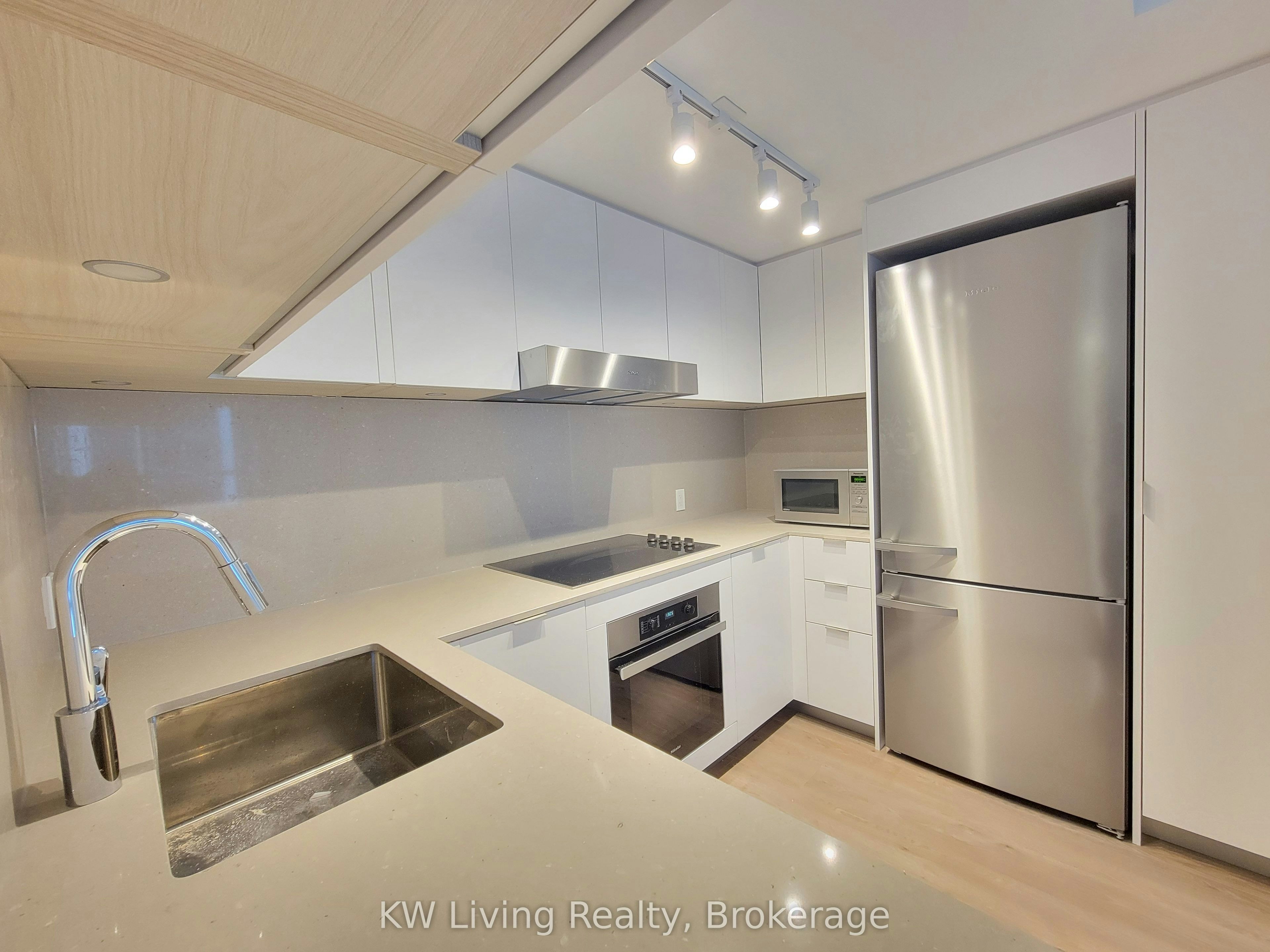 1802-8 Cedarland Drive, Markham, ON, L6G 0H4 - 6