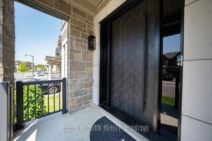 75 Watershed Gate, East Gwillimbury, ON, L9N 0Y1 - 2