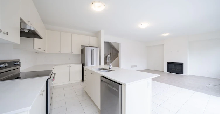 17 Jinnah Avenue, Markham, ON, L3S 0G2 - 4