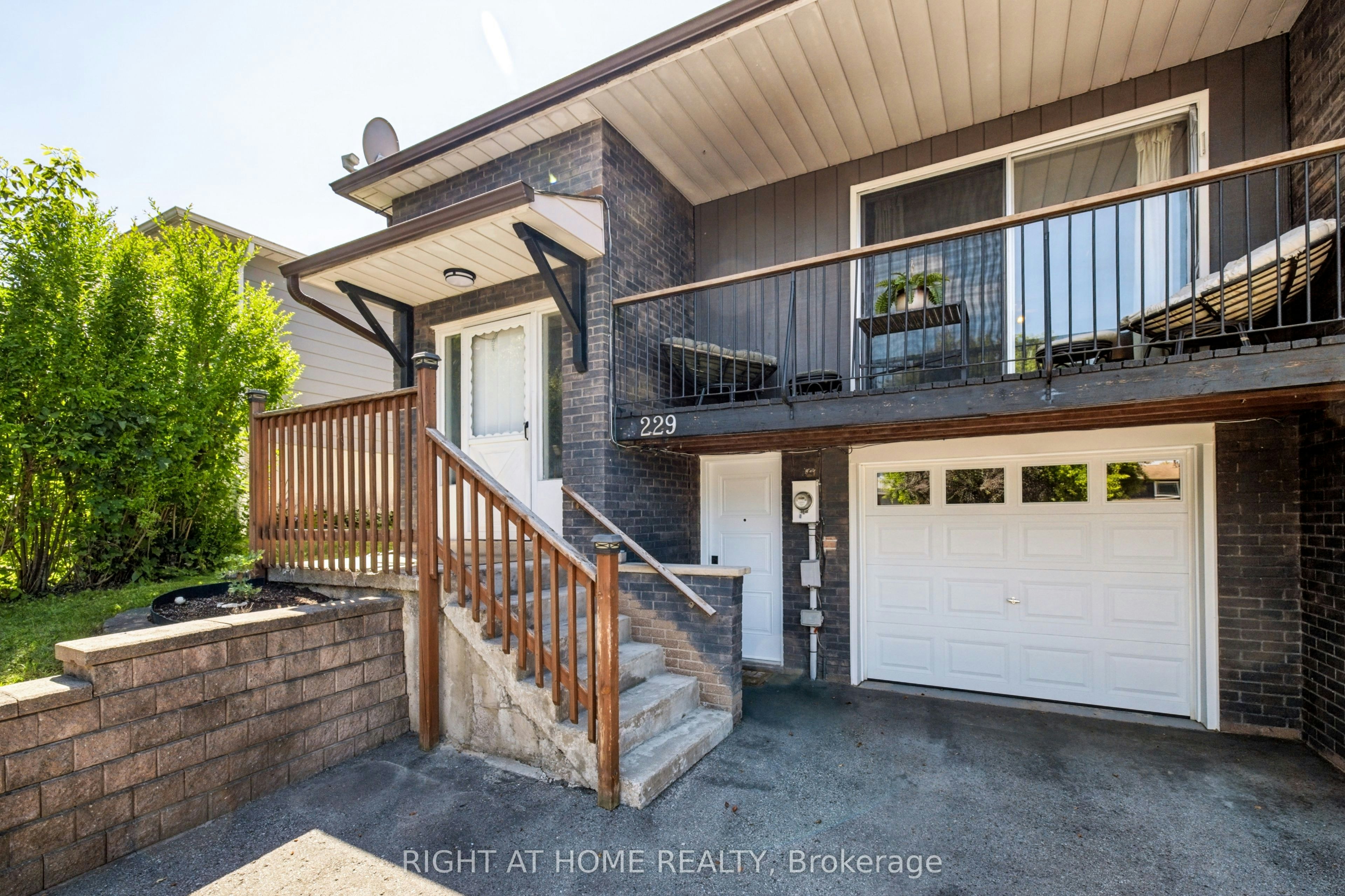 229 Britannia Avenue, Bradford West Gwillimbury, ON, L3Z 1A4