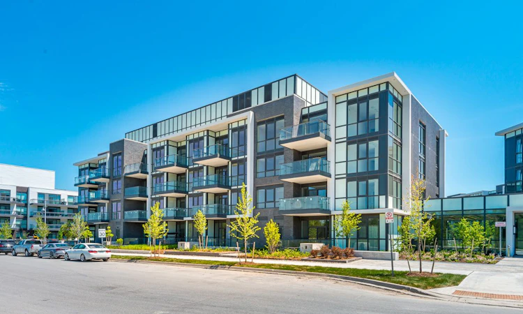 209-375 Sea Ray Avenue