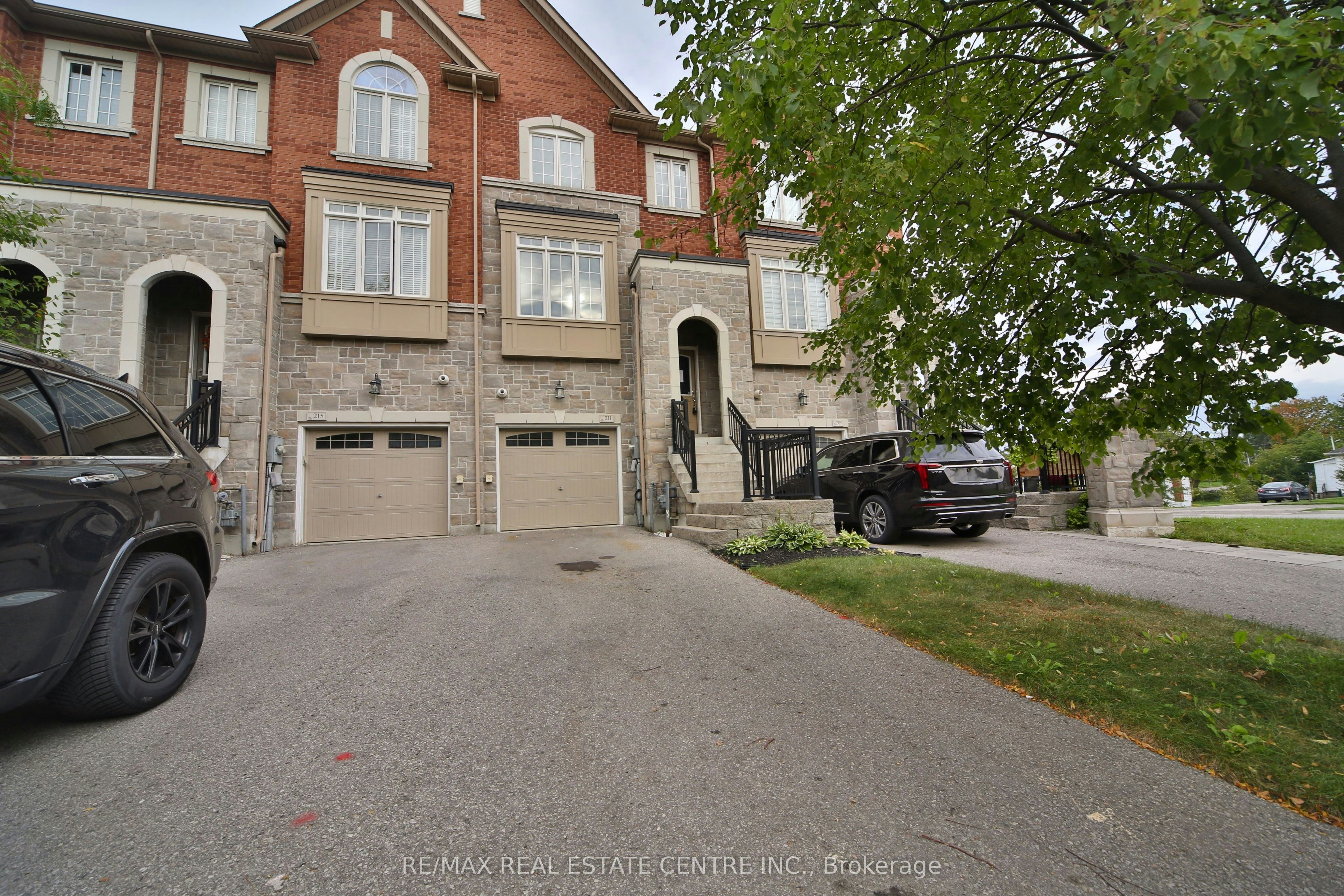 211 Appleton Court, Newmarket, ON, L3Y 0B8