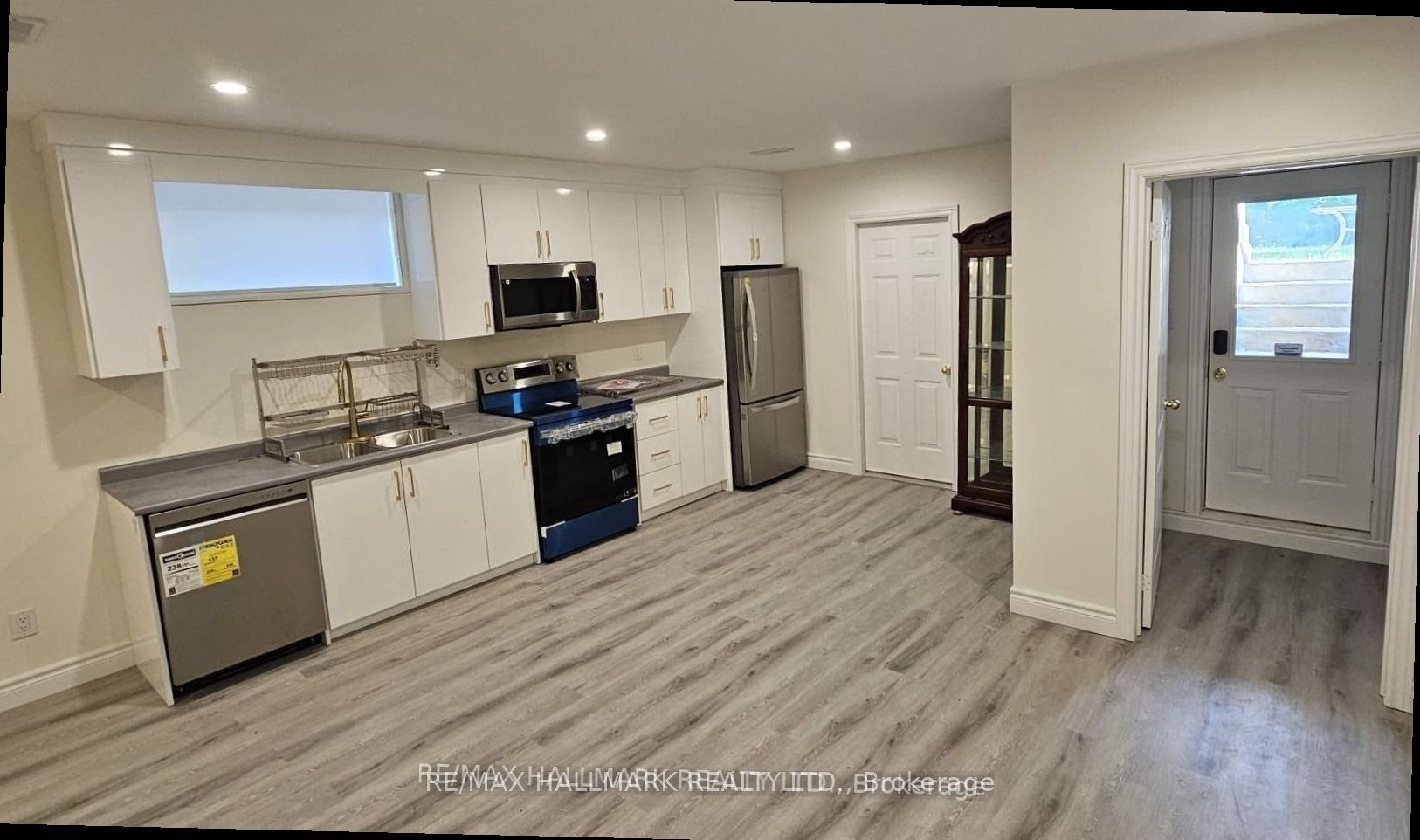 43 Oak Avenue, Richmond Hill, ON, L4C 6R5 - 4