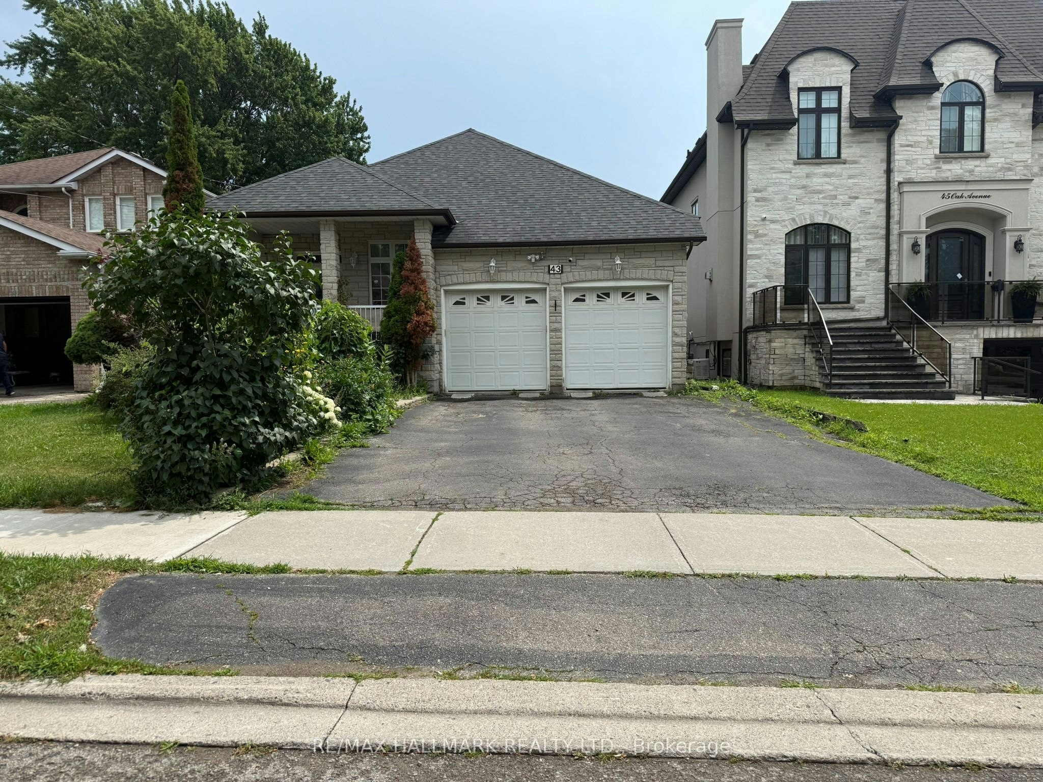 43 Oak Avenue, Richmond Hill, ON, L4C 6R5 - 2