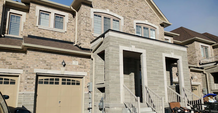 74 Ferragine Crescent, Bradford West Gwillimbury, ON, L3Z 4K2