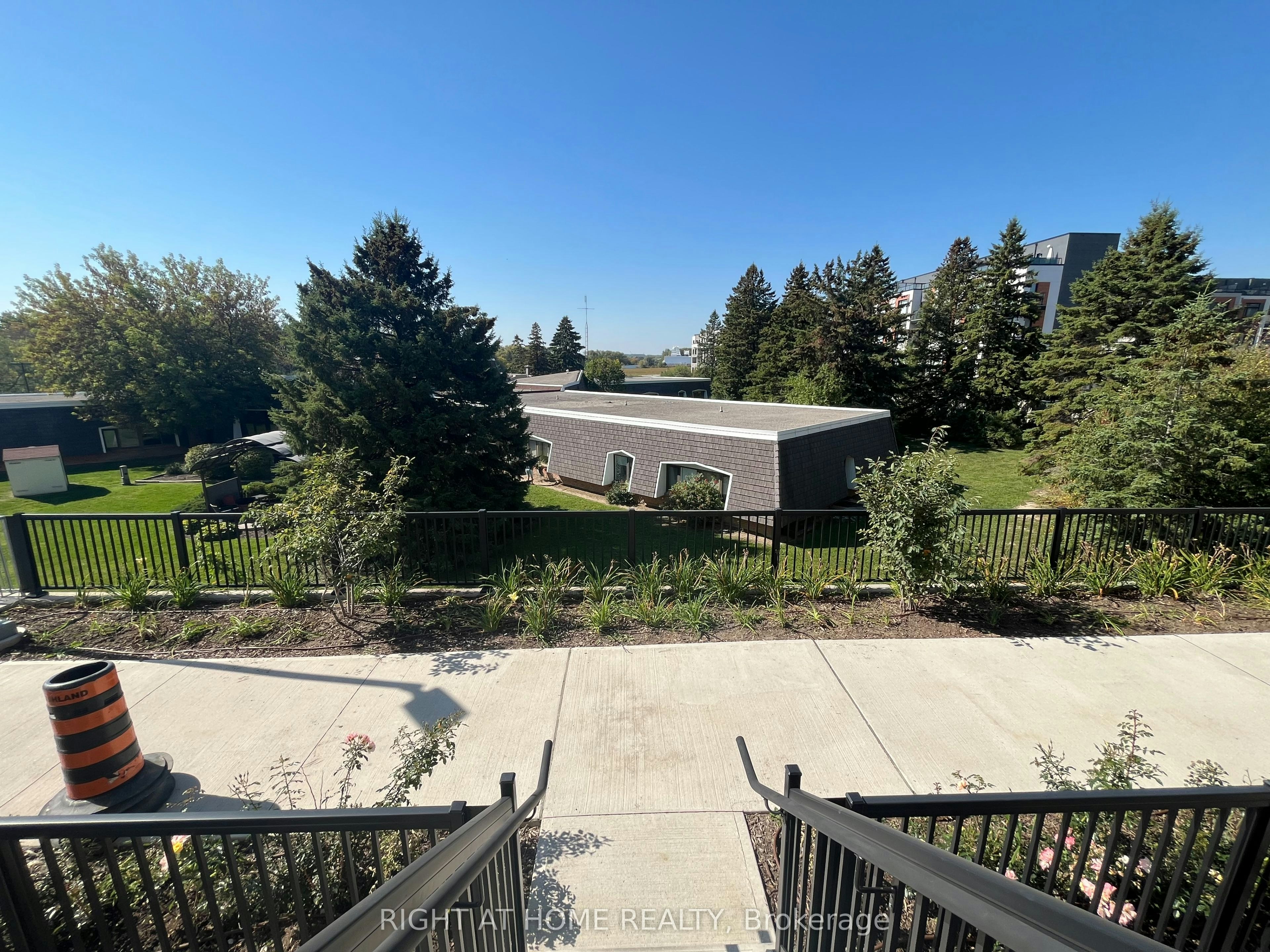 313-6 Steckley House Lane, Richmond Hill, ON, L4S 0N1 - 2