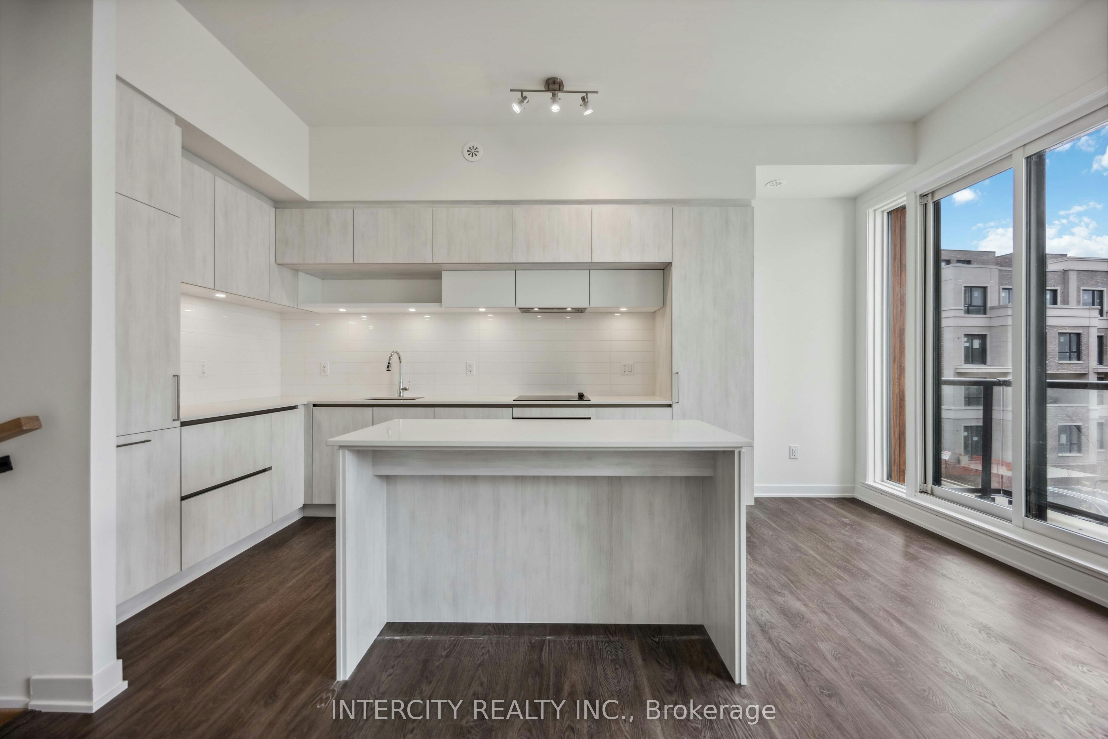 1215-8 David Eyer Road, Richmond Hill, ON, L4S 0N3 - 11