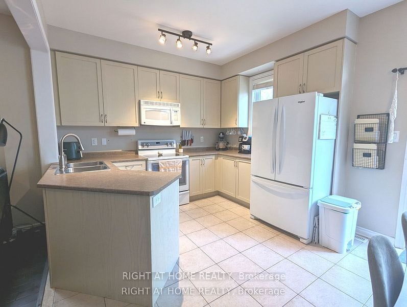 95 Collier Crescent, Essa, ON, L0M 1B5 - 10