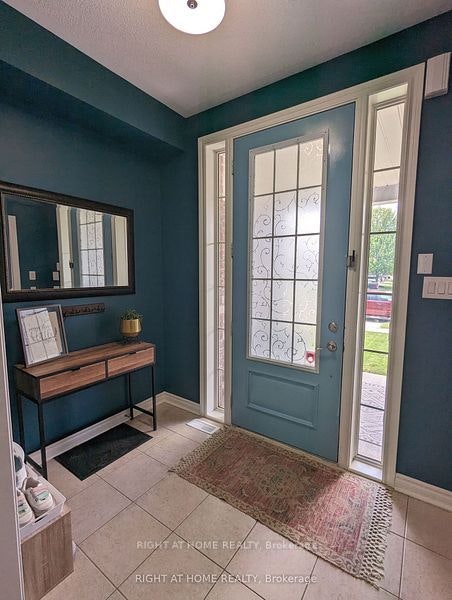 95 Collier Crescent, Essa, ON, L0M 1B5 - 4
