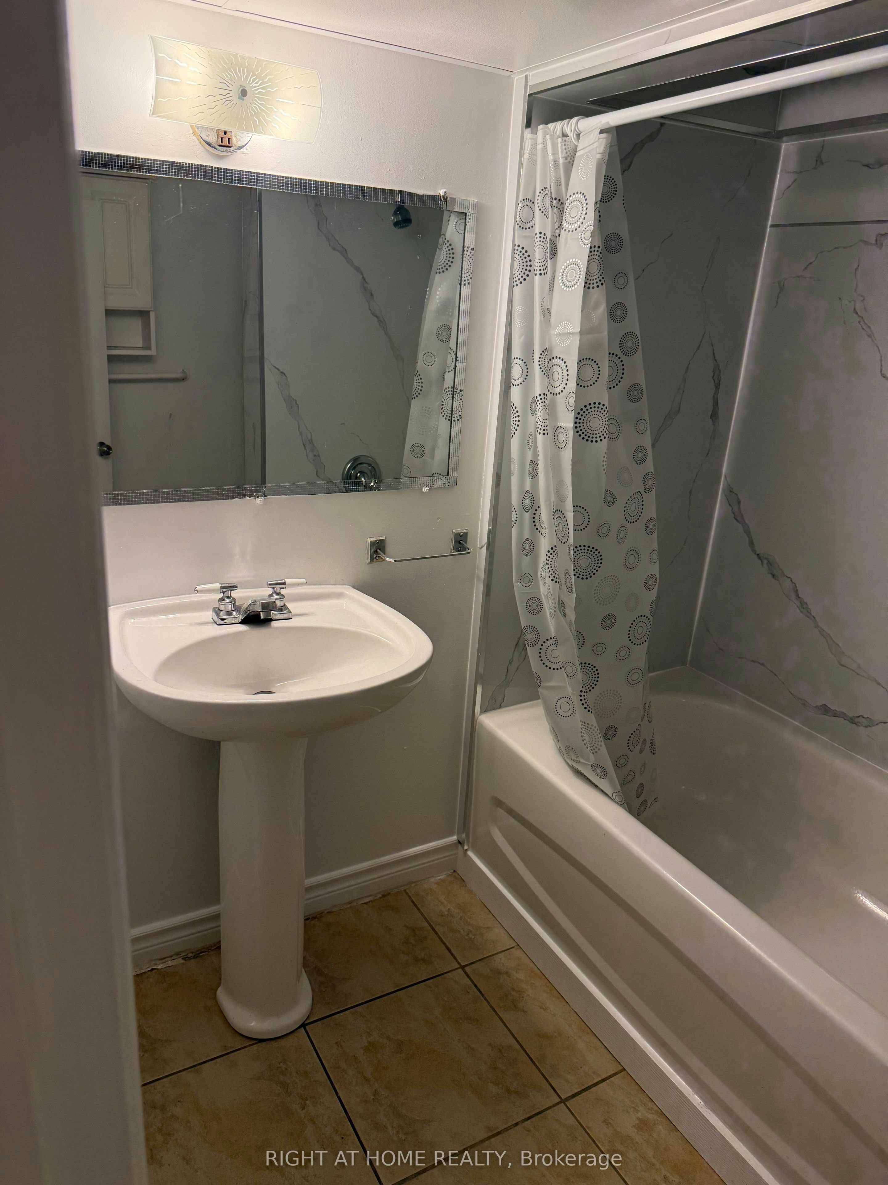 24 Morgan Avenue, Markham, ON, L3T 1R1 - 4