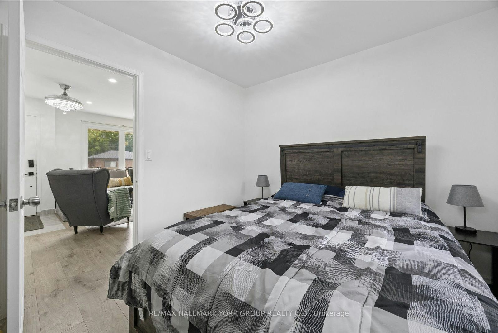 44 Glenview Avenue, Georgina, ON, L0E 1N0 - 17