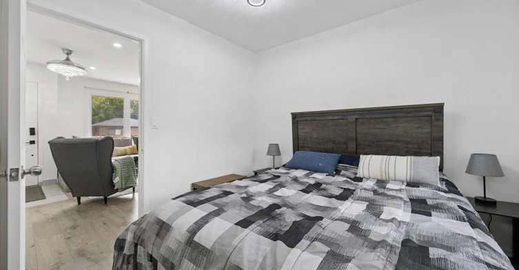 44 Glenview Avenue, Georgina, ON, L0E 1N0 - 17