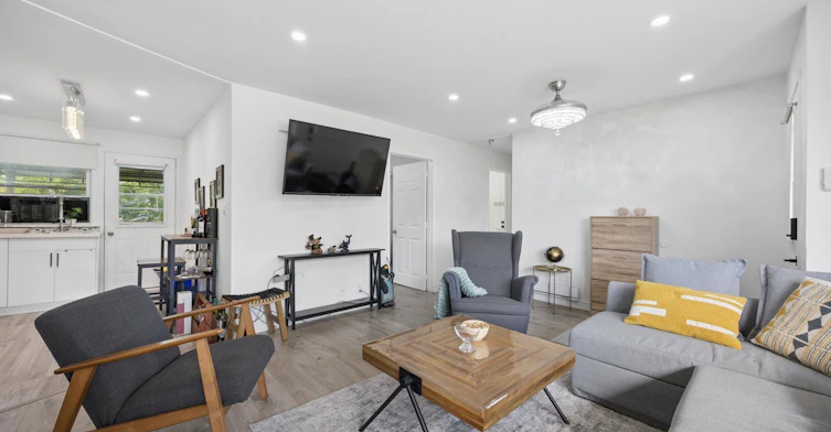 44 Glenview Avenue, Georgina, ON, L0E 1N0 - 9