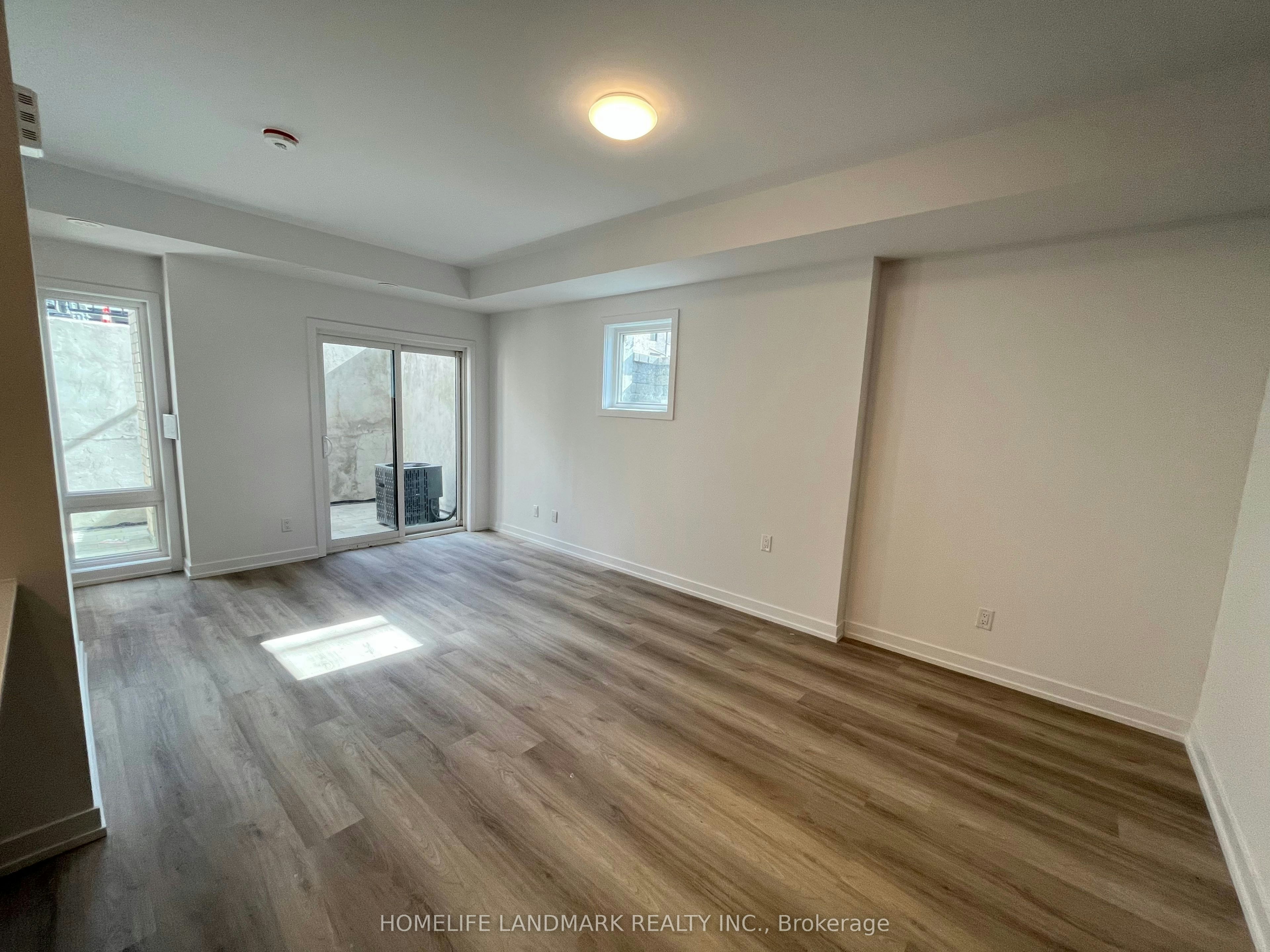 316-5 Bancroft Lane, Richmond Hill, ON, L4E 1M1