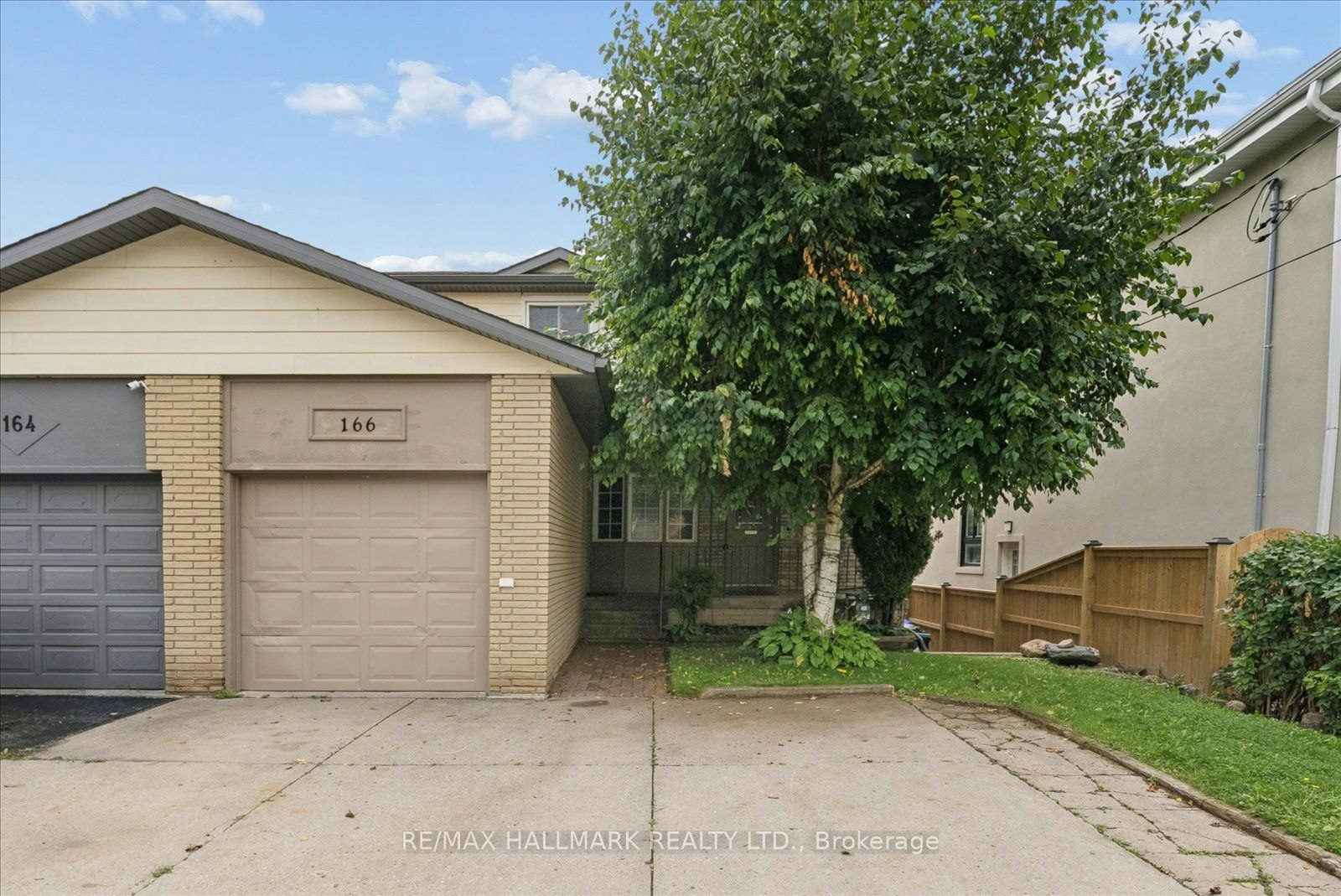 166 James Street, Bradford West Gwillimbury, ON, L3Z 1J7
