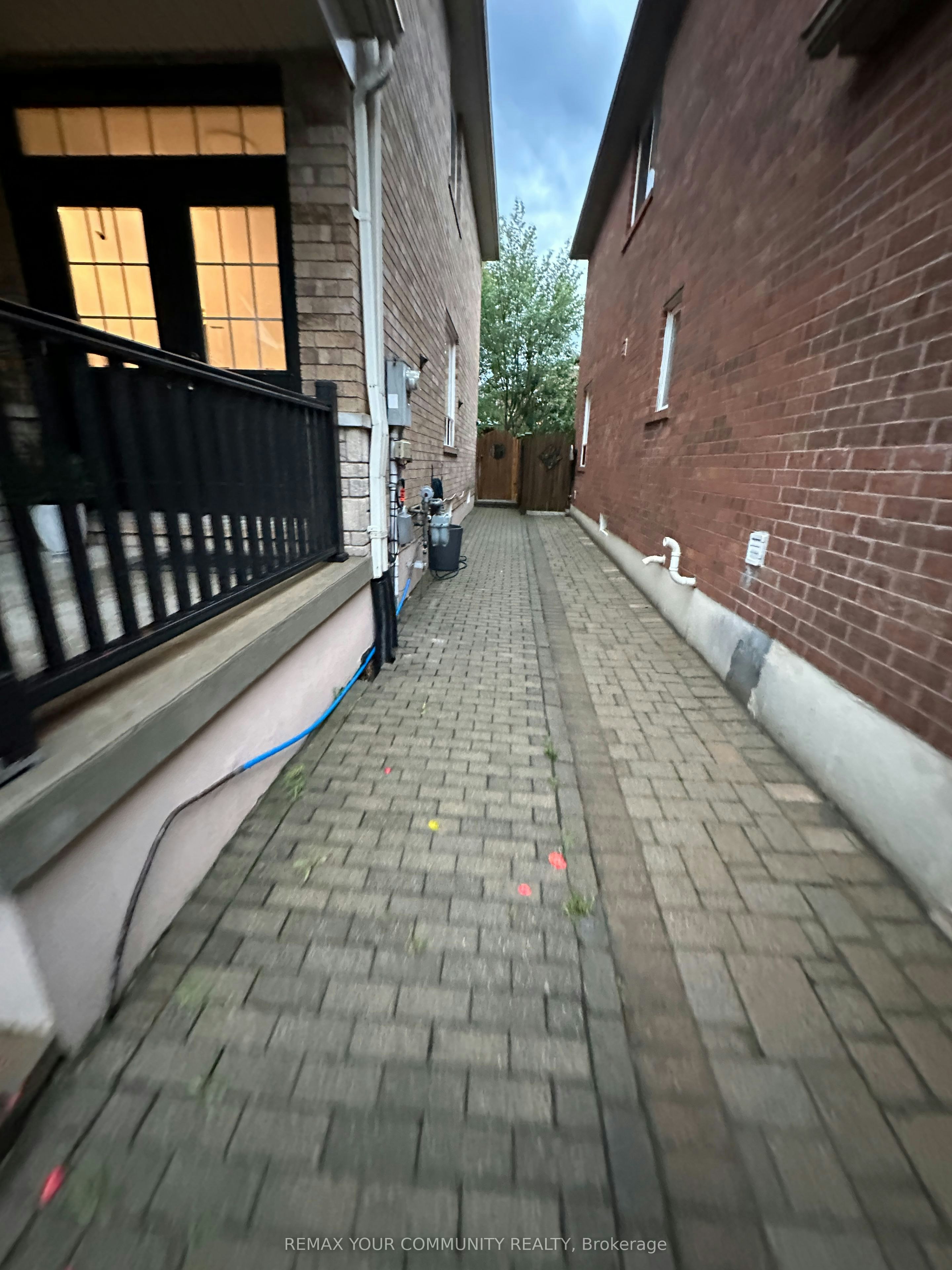 Lower-9 Allysum Court, Richmond Hill, ON, L4E 4M7 - 2