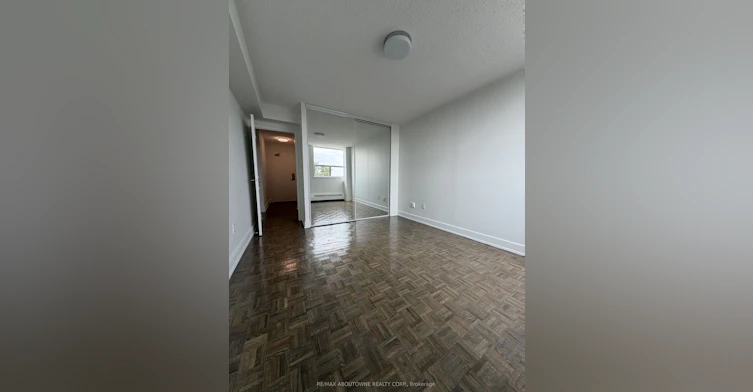 513-145 Wellington Street W, Aurora, ON, L4G 2N9 - 12