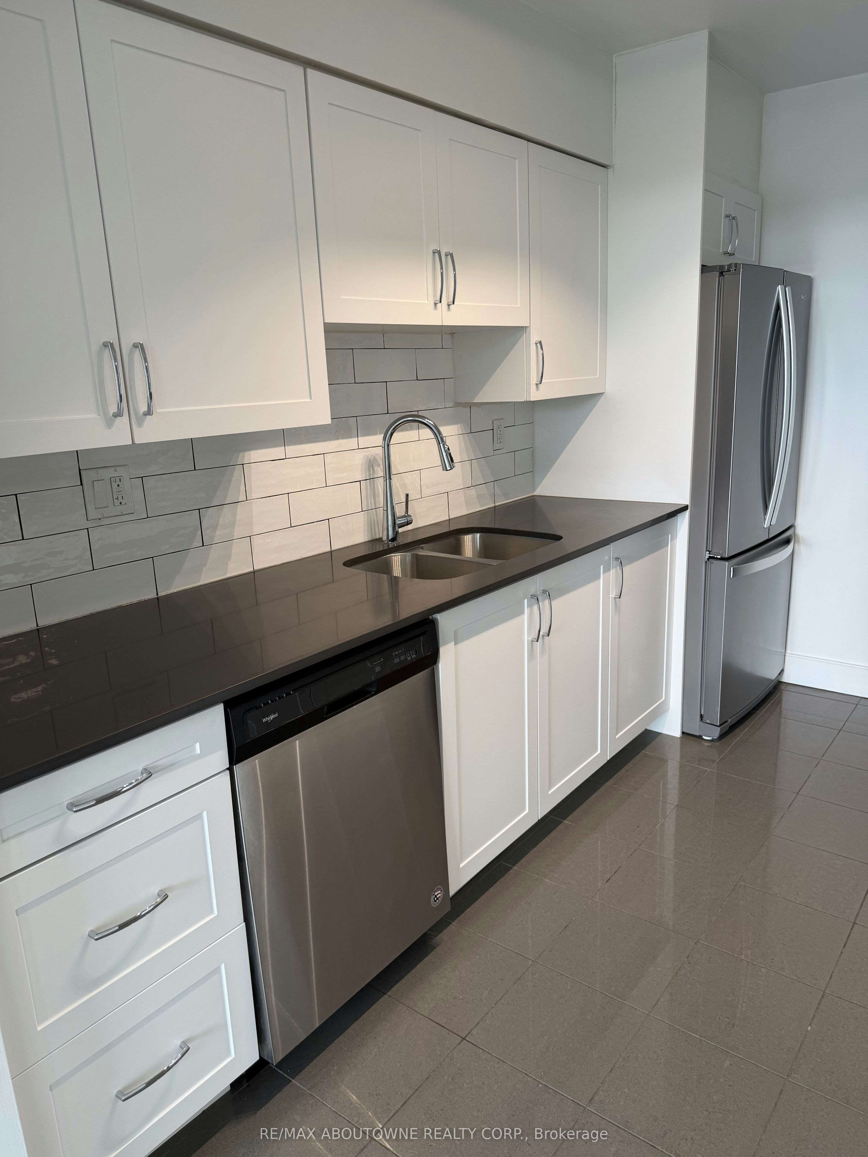 513-145 Wellington Street W, Aurora, ON, L4G 2N9 - 6