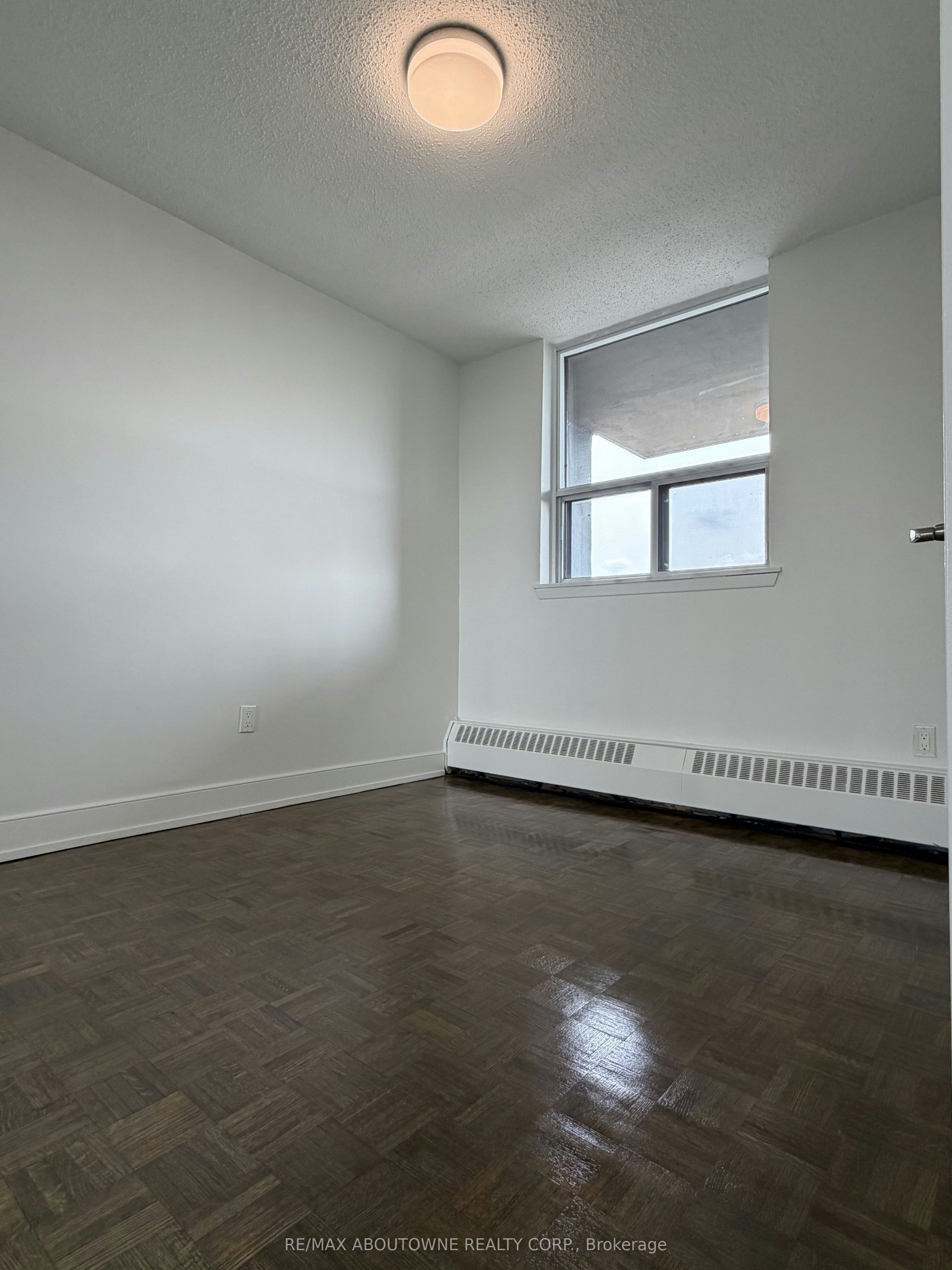 513-145 Wellington Street W, Aurora, ON, L4G 2N9 - 9
