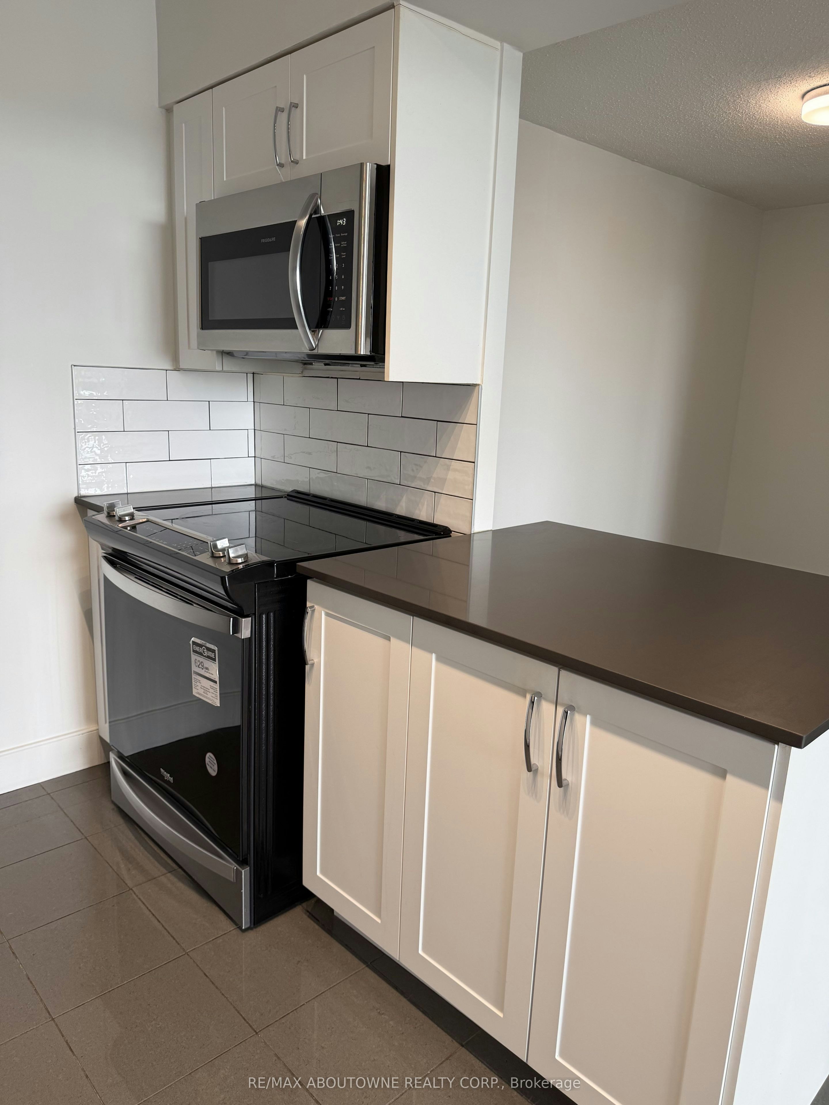513-145 Wellington Street W, Aurora, ON, L4G 2N9 - 7