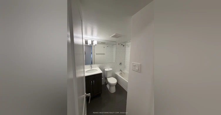 513-145 Wellington Street W, Aurora, ON, L4G 2N9 - 13