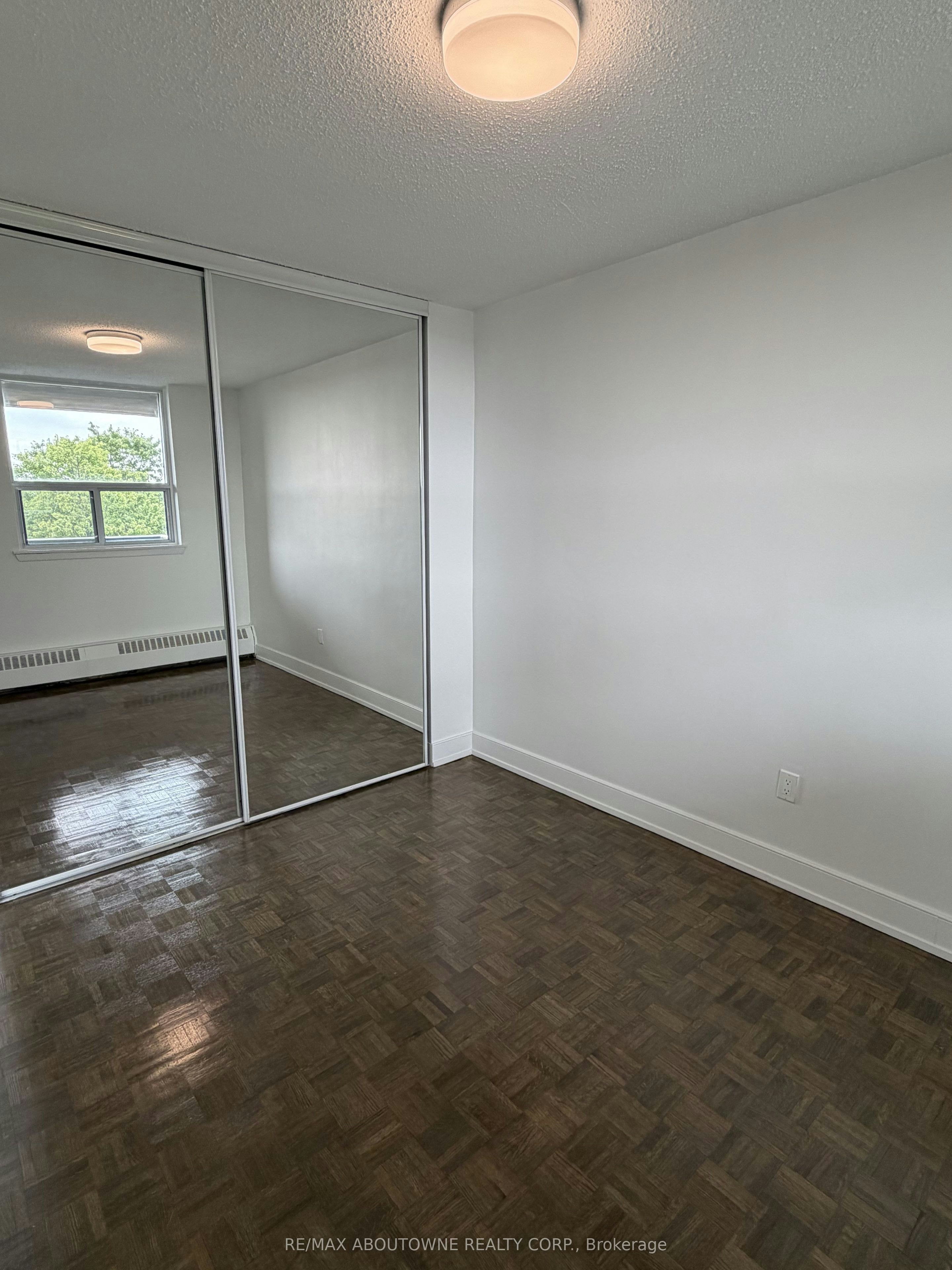 513-145 Wellington Street W, Aurora, ON, L4G 2N9 - 10