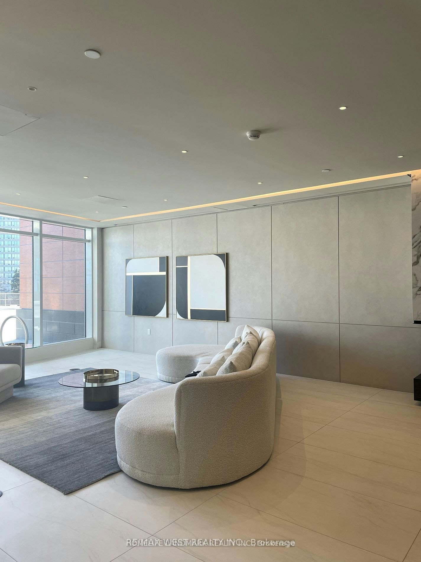30 Upper Mall Way, Vaughan, ON, L4J 0L7 - 2