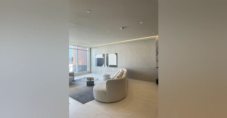 30 Upper Mall Way, Vaughan, ON, L4J 0L7 - 2