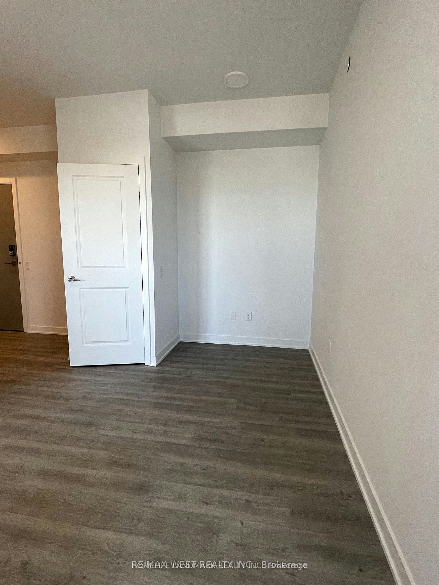 30 Upper Mall Way, Vaughan, ON, L4J 0L7 - 10