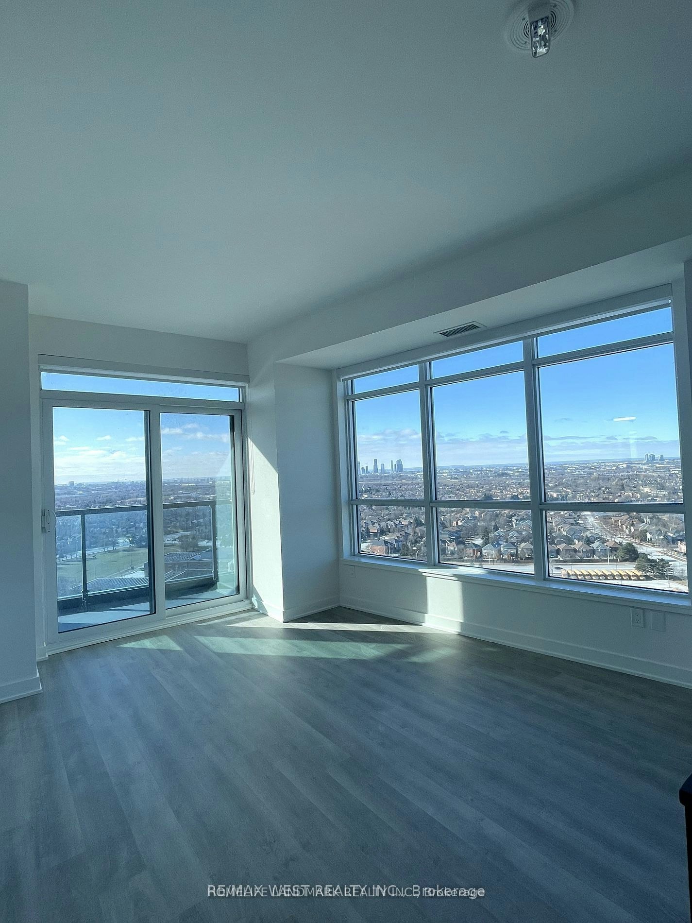 30 Upper Mall Way, Vaughan, ON, L4J 0L7 - 16