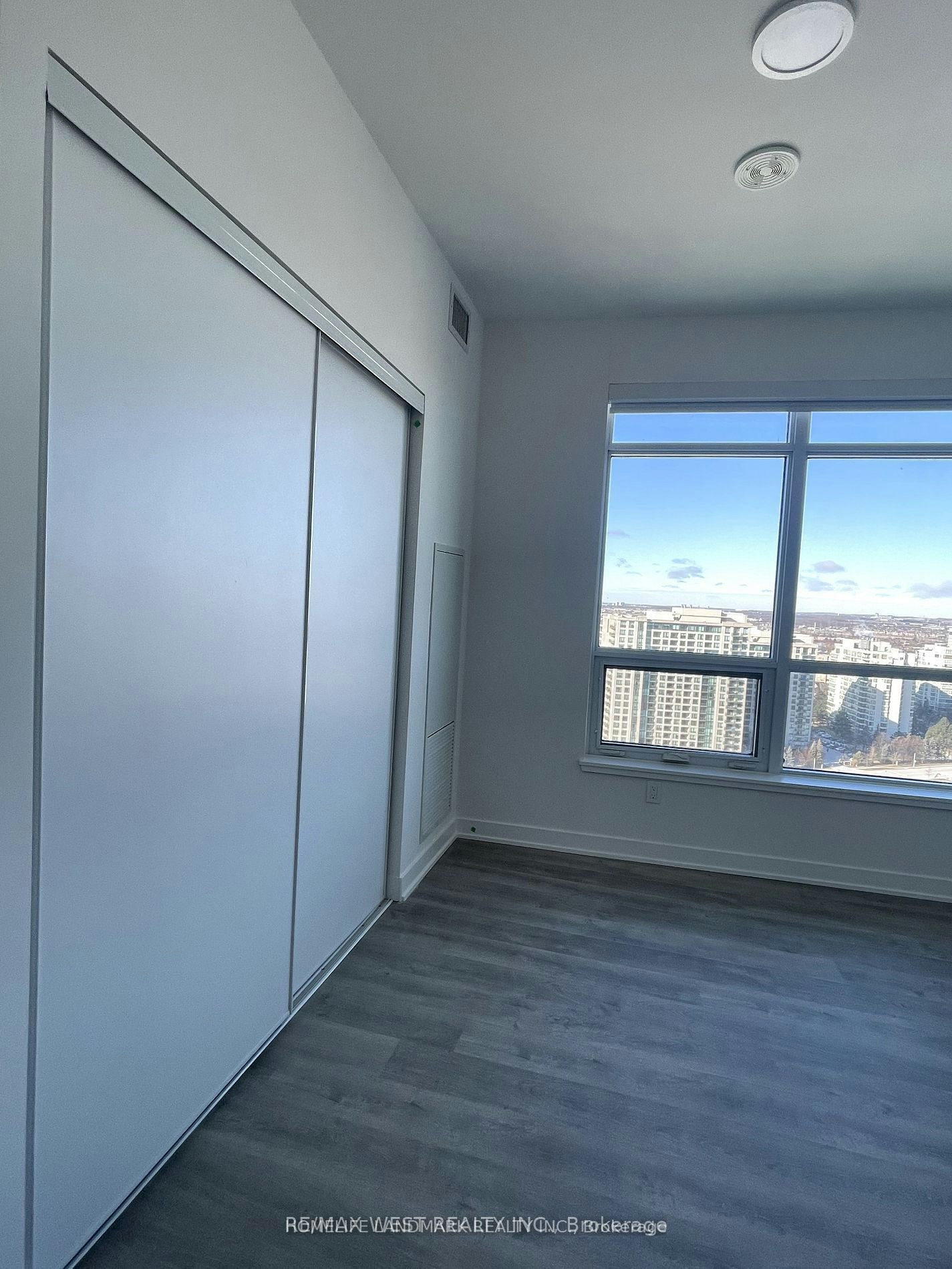30 Upper Mall Way, Vaughan, ON, L4J 0L7 - 12