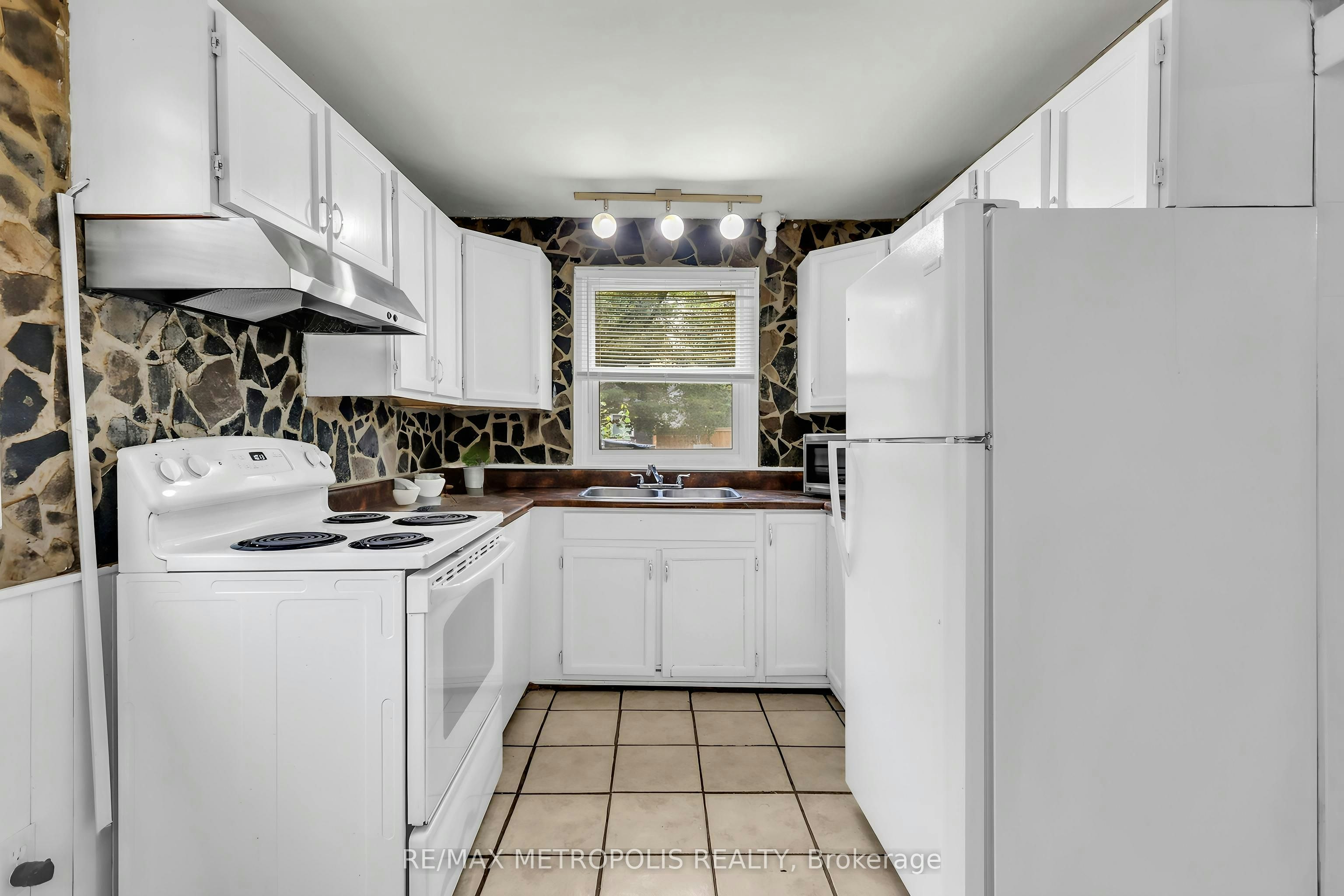 856 Central Avenue, Innisfil, ON, L9S 1Y8 - 6