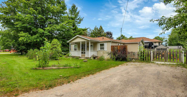 856 Central Avenue, Innisfil, ON, L9S 1Y8 - 2
