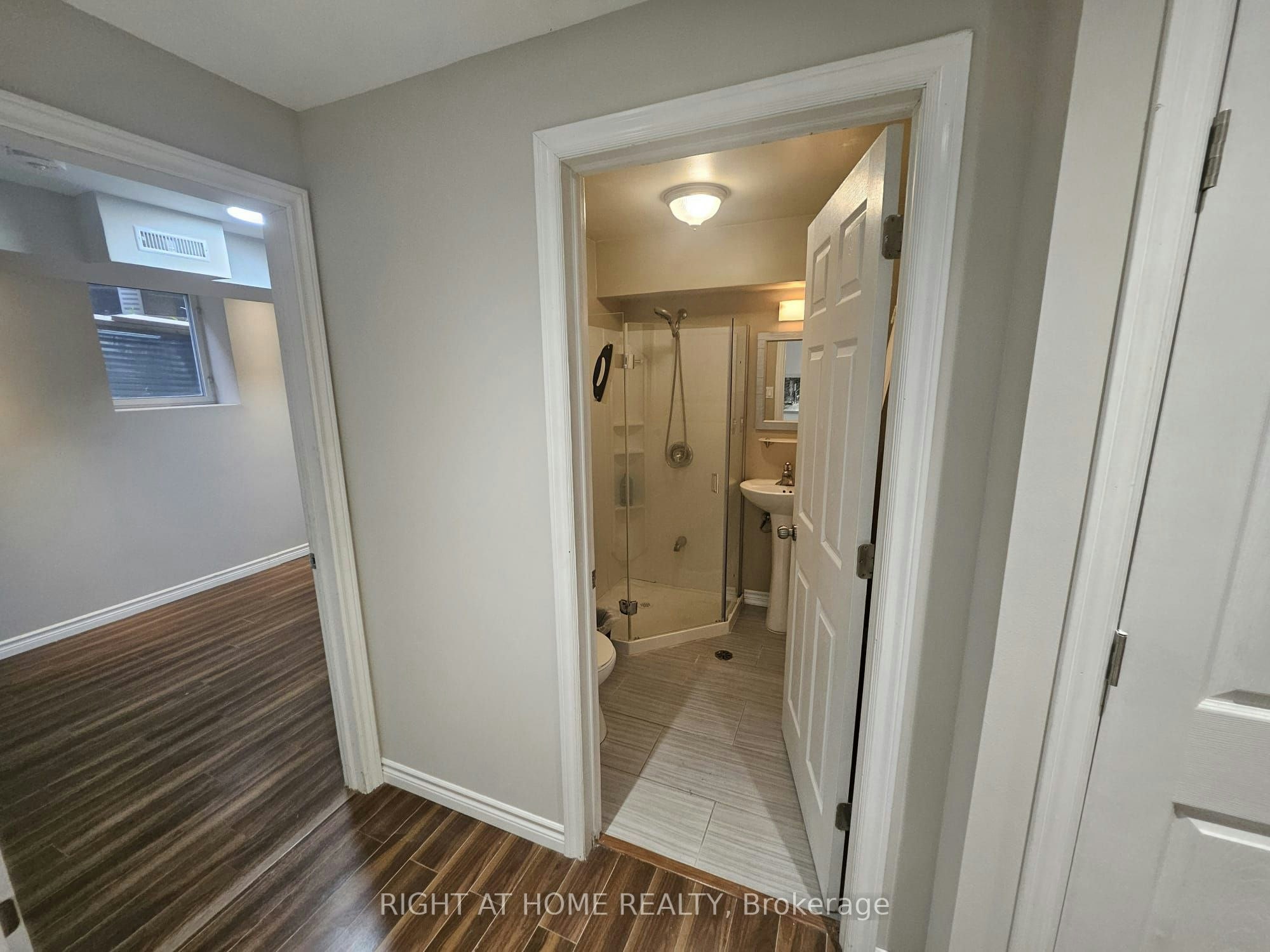 Basement-58 Stemmle Drive, Aurora, ON, L4G 6N4 - 9