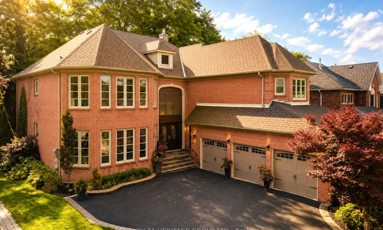 48 Carlyle Crescent