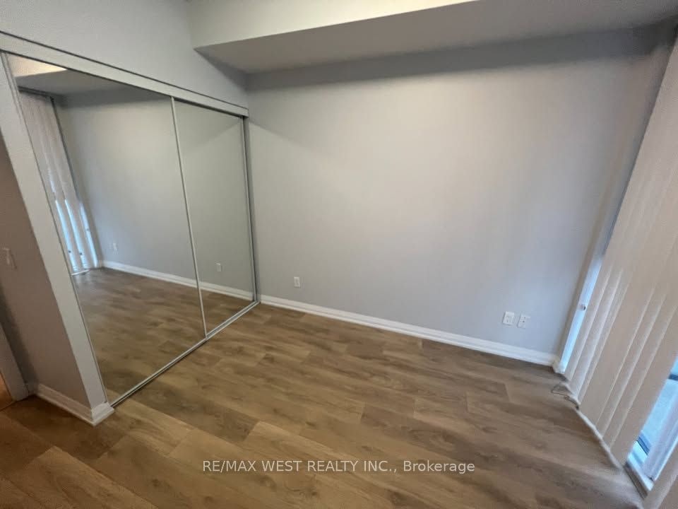 301-7895 Jane Street, Vaughan, ON, L4K 2M7 - 7