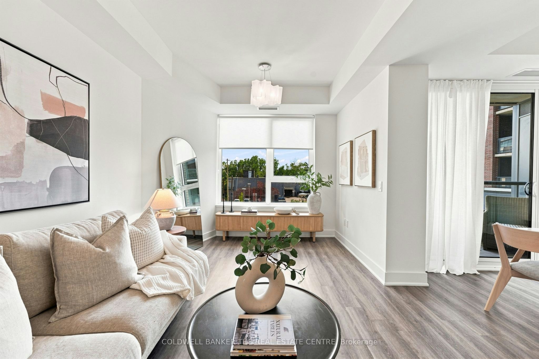 220-185 Deerfield Road, Newmarket, ON, L2Y 0G7