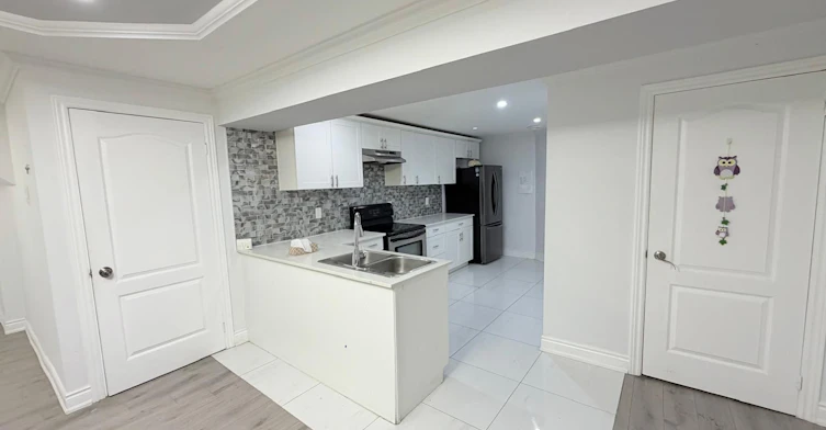 2 Irwin (Basement) Place, Bradford West Gwillimbury, ON, L3Z 0H7