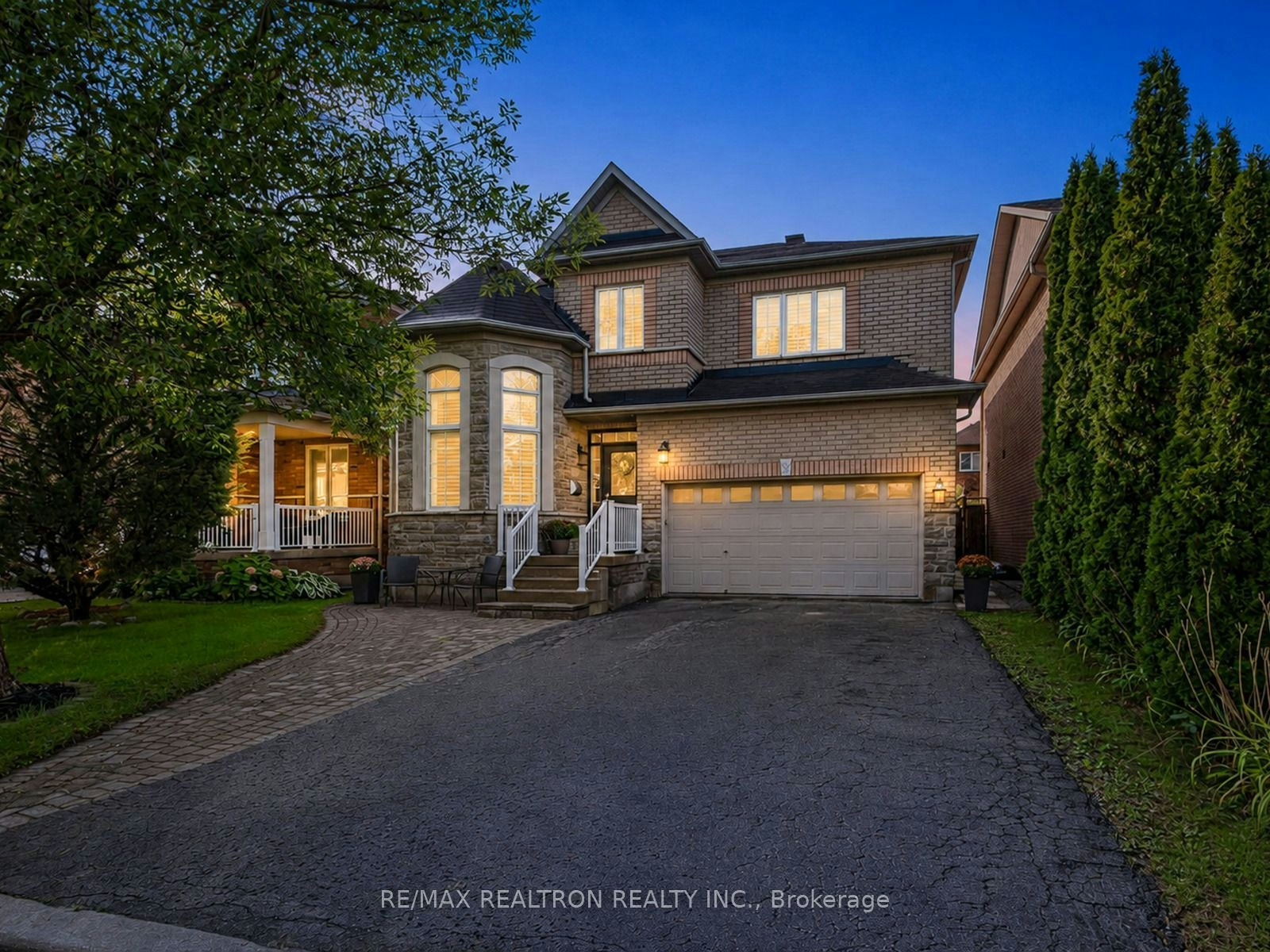 222 Birkshire Drive, Aurora, ON, L4G 7S1