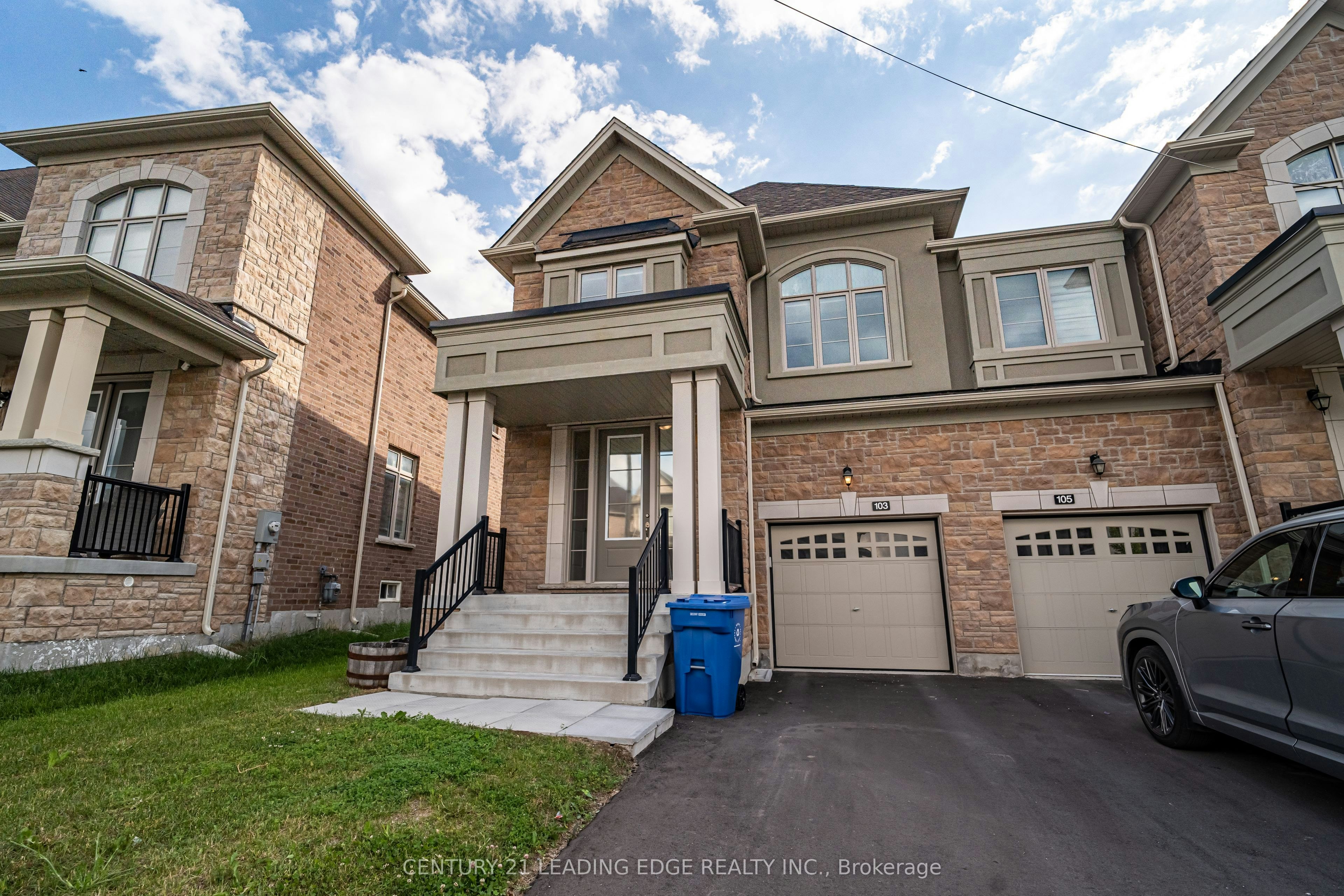 103 Kentledge Avenue, East Gwillimbury, ON, L9N 1E3