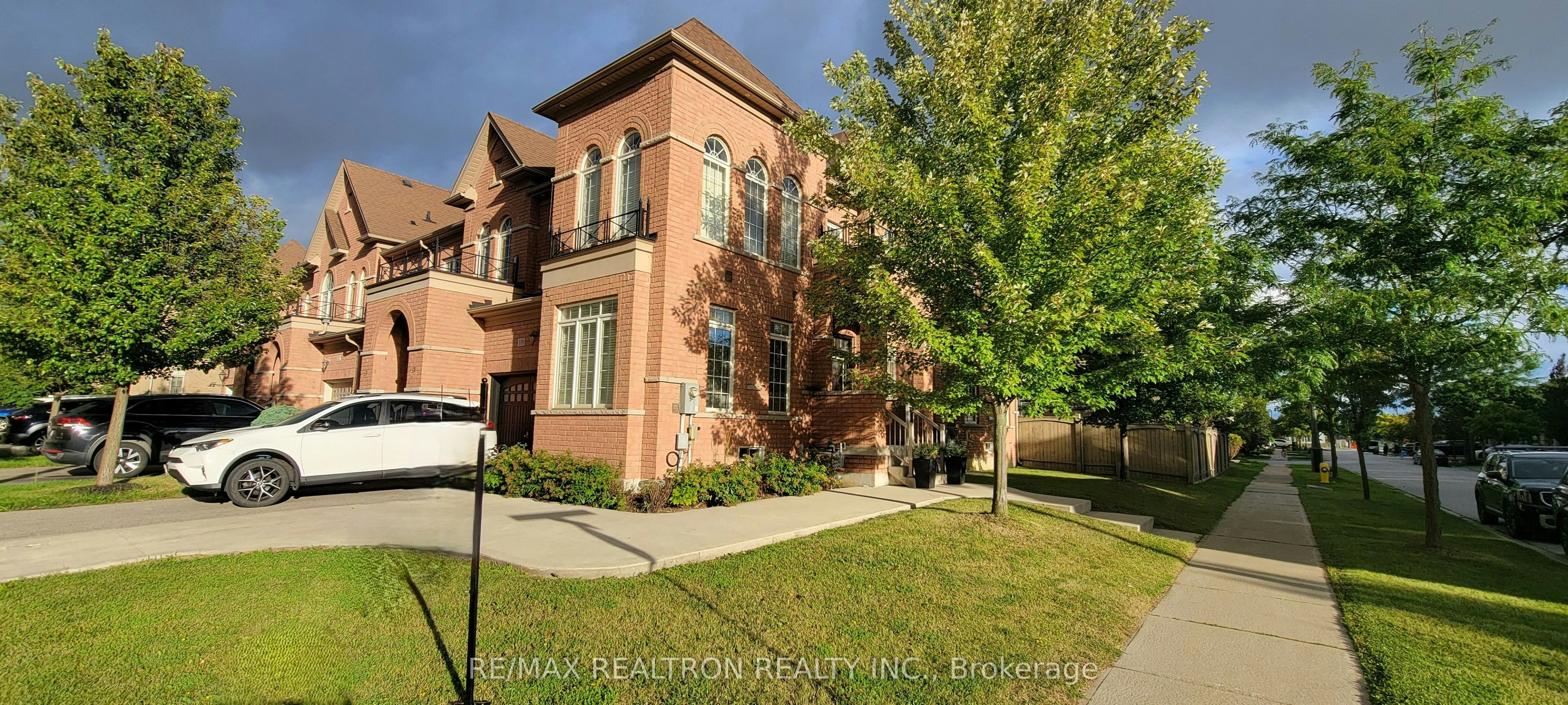 119 Lindbergh Drive, Vaughan, ON, L4H 1M1