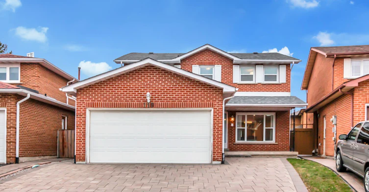 Main & 2nd-119 Mccabe Crescent, Vaughan, ON, L4J 2S6