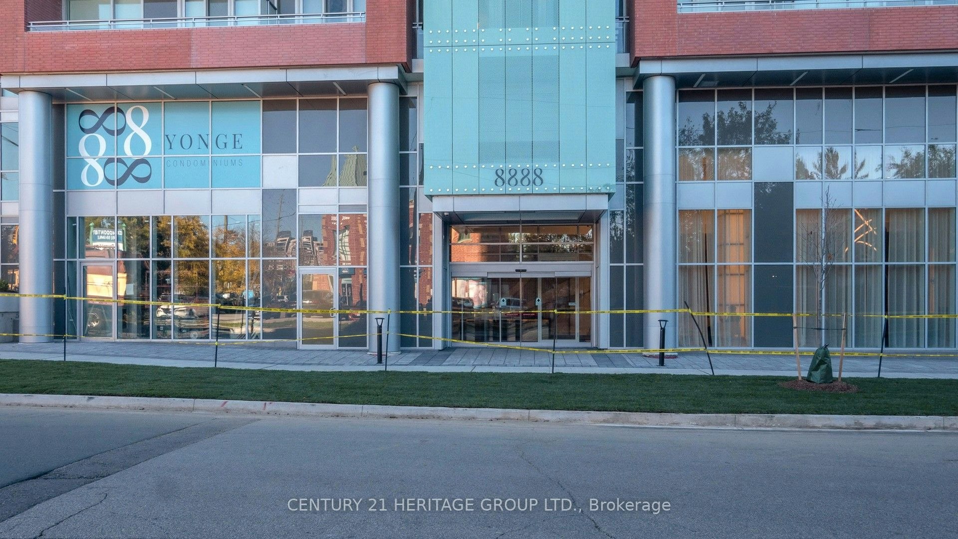 1205-8888 Yonge Street, Richmond Hill, ON, L4C 5V6 - 2